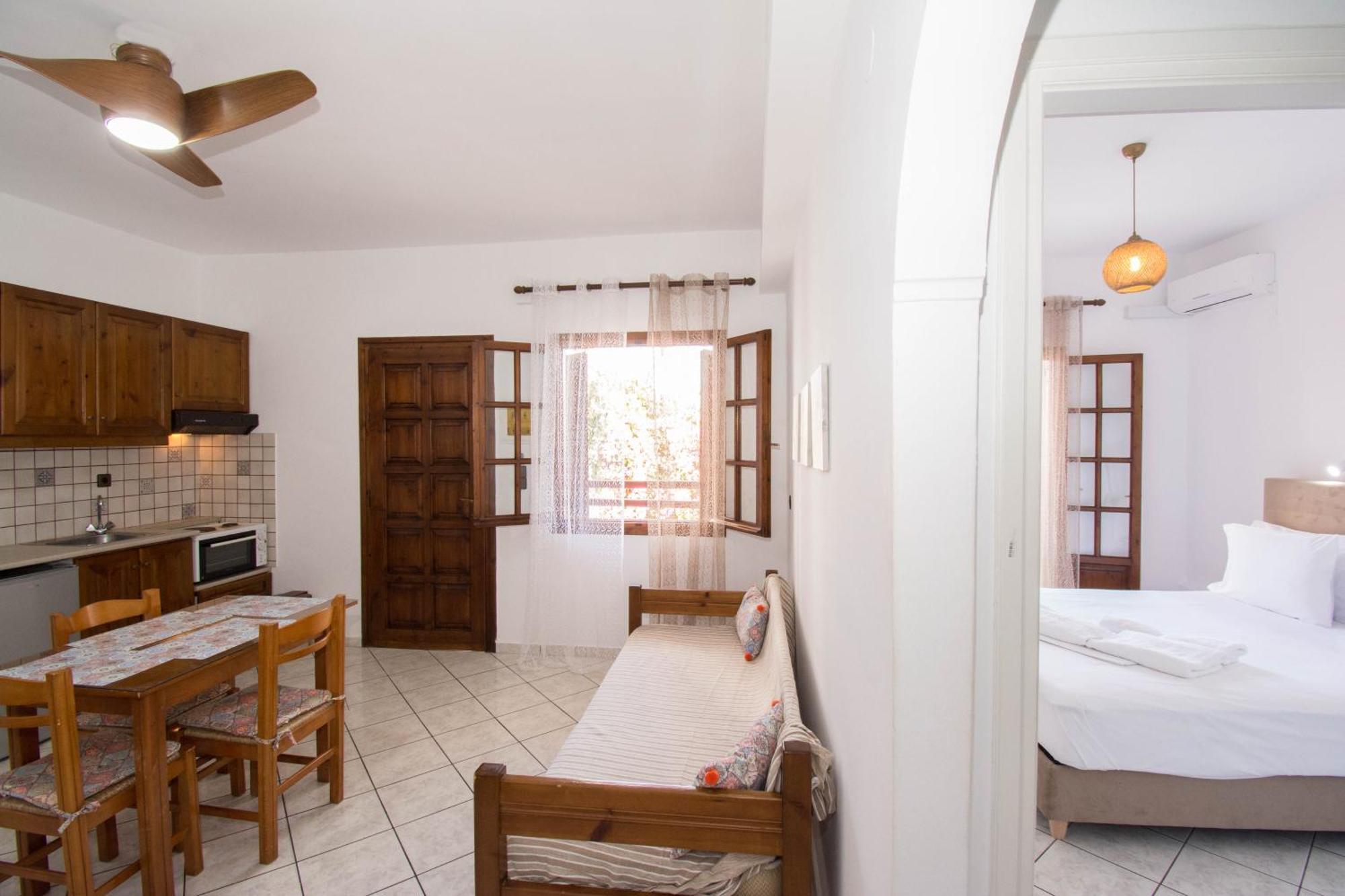 Rena Apartments Γούβες Εξωτερικό φωτογραφία